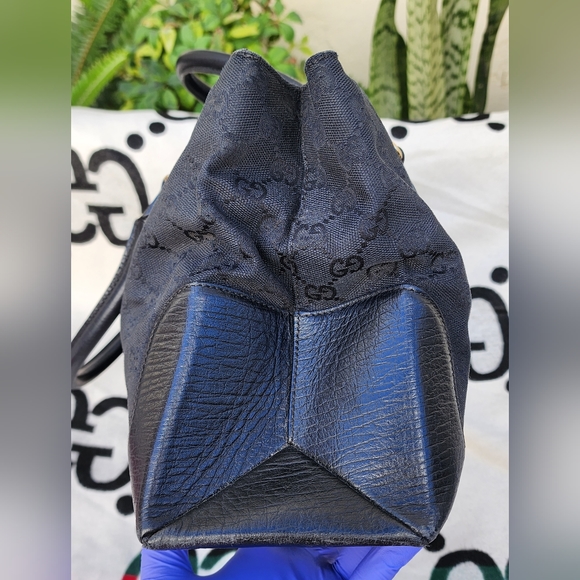 Authentic Vintage Gucci Black Small Tote - Picture 4 of 16